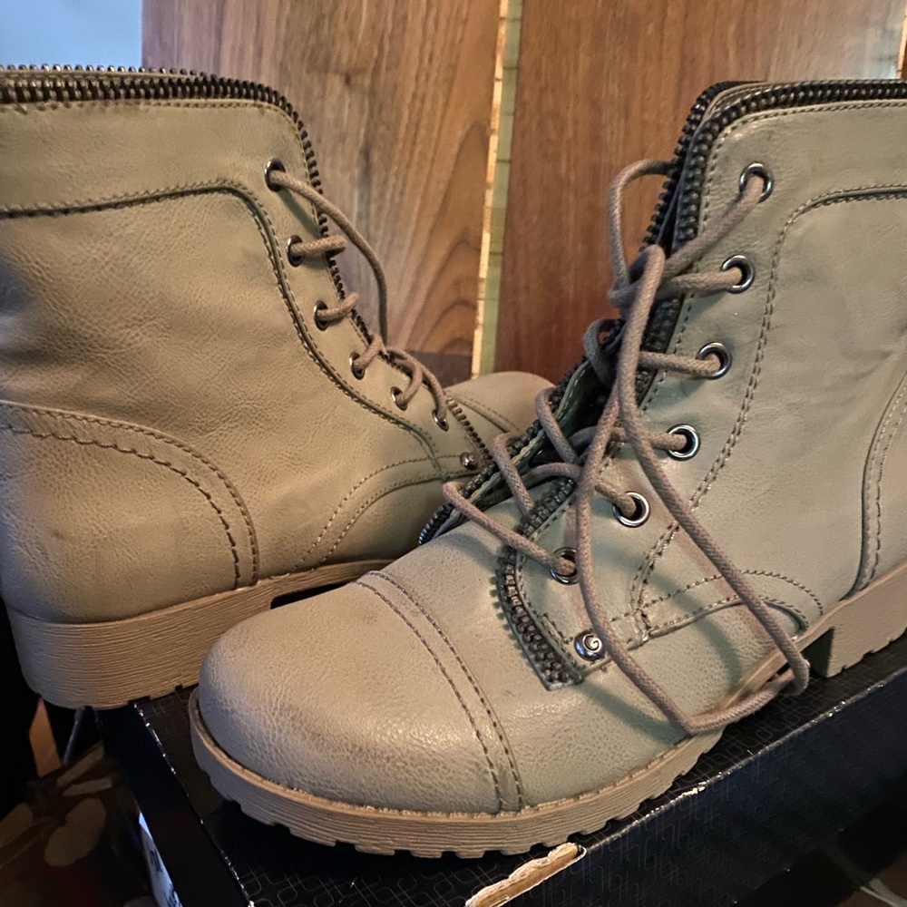 Size 7 army style lace-up boots.  G by Guess. Ships out next day